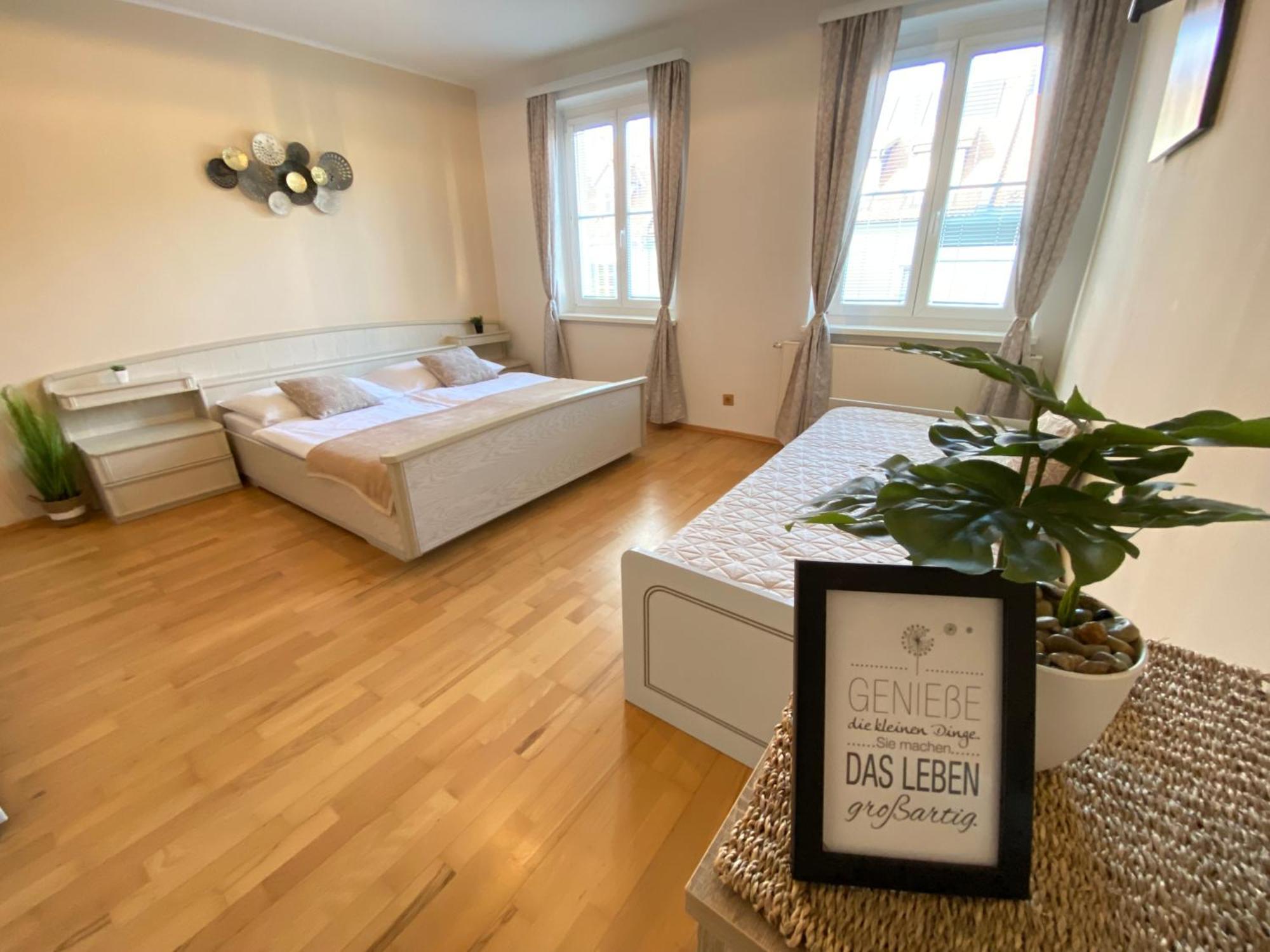 Hotel & Wirtshaus Hoedl-Kaplan Feldbach  Pokoj fotografie